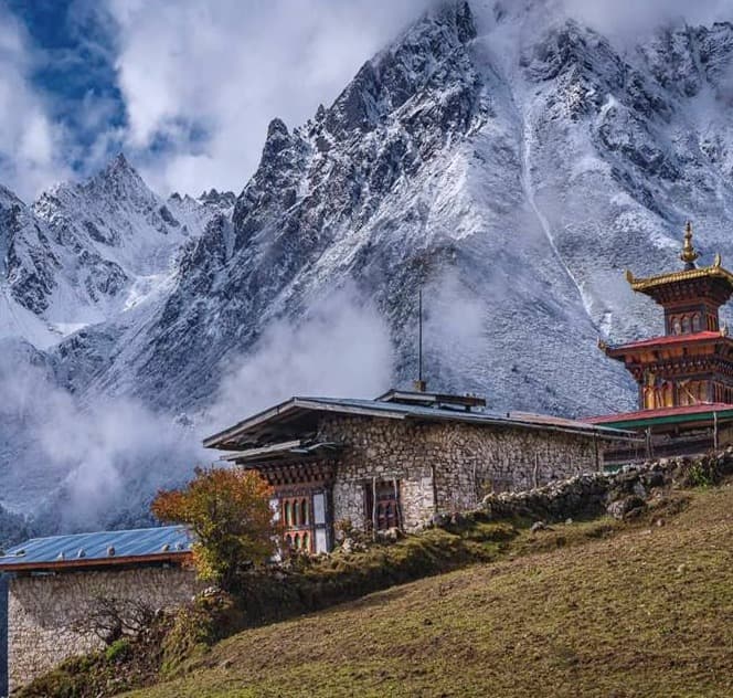 Laya Gasa Trek